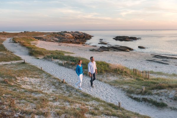 Bien-etre sur la presqu'ile de Quiberon, balade au coucher du soleil le long du littoral